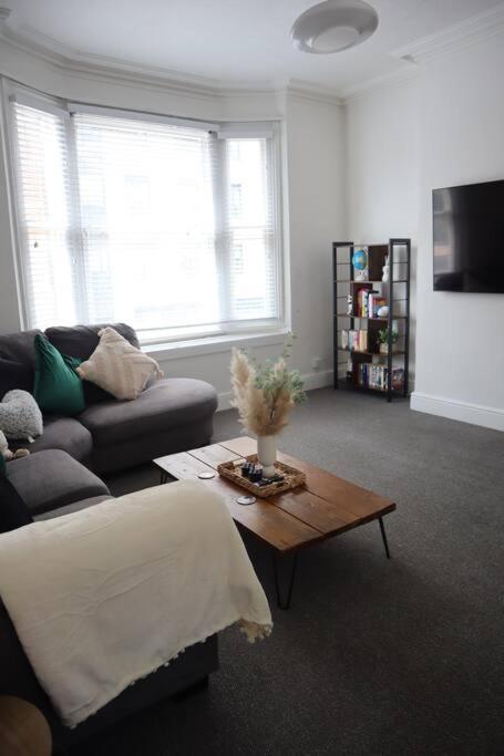 Spacious 1 Bedroom Apartment Leicester Exterior foto