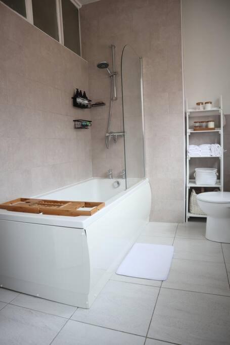Spacious 1 Bedroom Apartment Leicester Exterior foto